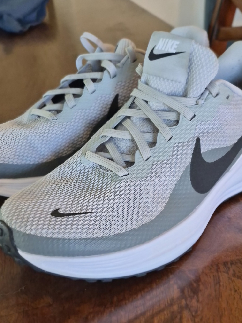 Nike Men's Revolution 8 Light Gray Athletic Running Shoes size 9